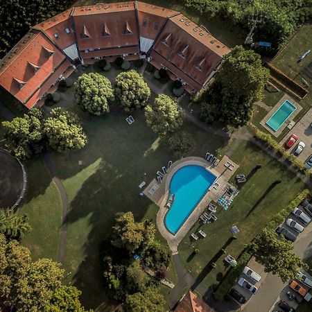 Abbazia Country Club Hotel Nemesnep ภายนอก รูปภาพ