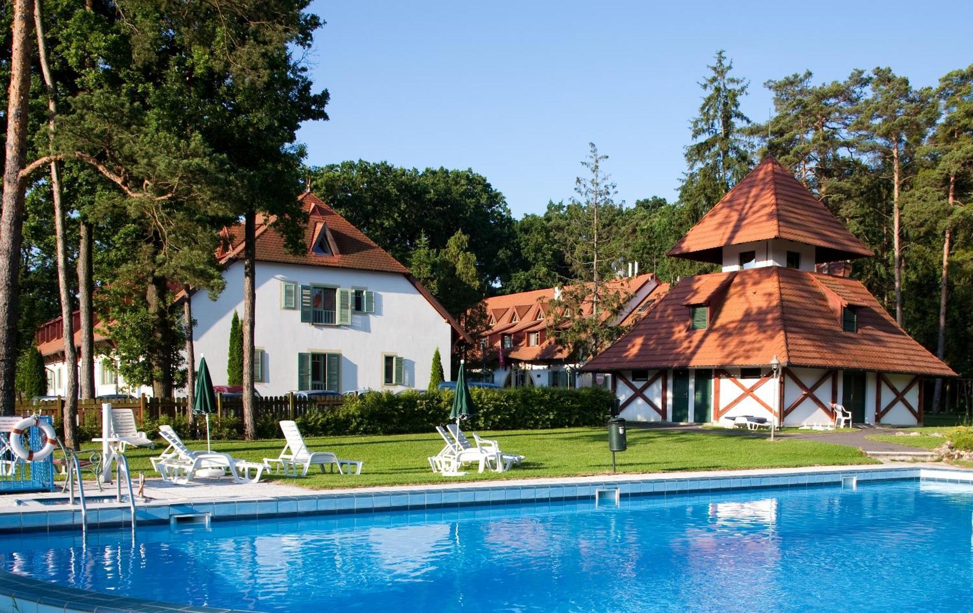 Abbazia Country Club Hotel Nemesnep ภายนอก รูปภาพ